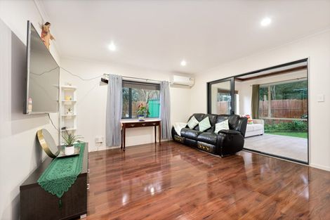 Photo of property in 13 Pyramid Place, Glen Eden, Auckland, 0602