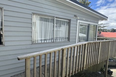 Photo of property in 8 Gahagan Way, Newlands, Wellington, 6037