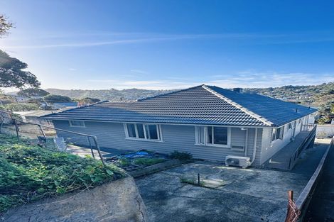 Photo of property in 24 Severn Street, Island Bay, Wellington, 6023