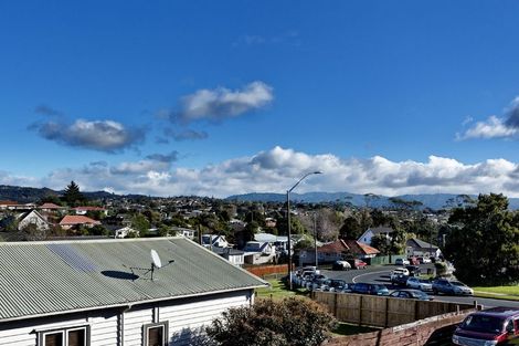 Photo of property in 2a/3 Bowers Road, Glen Eden, Auckland, 0602