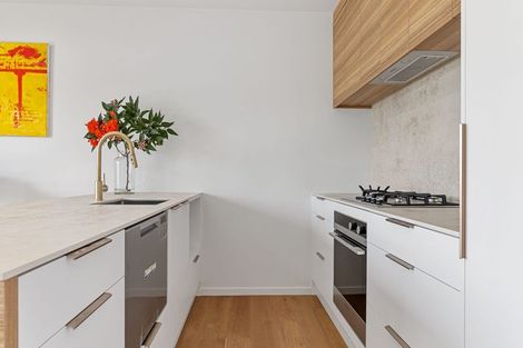 Photo of property in 8/2 Stewart Street, Raglan, 3225