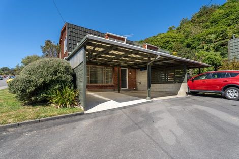 Photo of property in 85 Churton Drive, Churton Park, Wellington, 6037