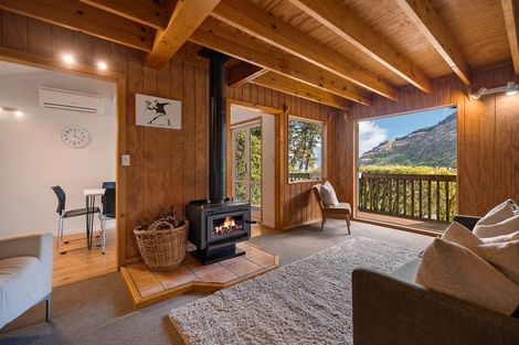 Photo of property in 30a Mackinnon Terrace, Sunshine Bay, Queenstown, 9300
