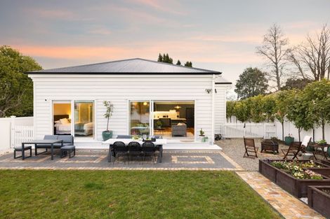 Photo of property in 114 Victoria Street, Cambridge, 3434