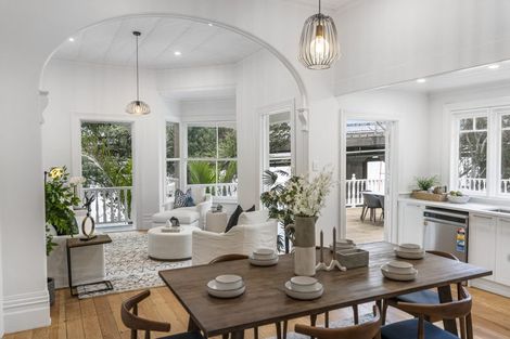 Photo of property in 25 Princes Street, Northcote Point, Auckland, 0627