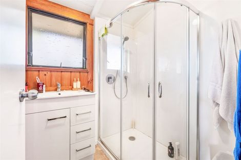 Photo of property in 5 Kemp Road, Massey, Auckland, 0614