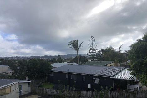 Photo of property in 4a Pohutukawa Avenue, Red Beach, 0932