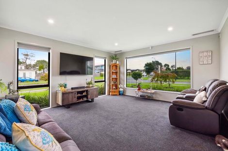 Photo of property in 53 Pohutukawa Parade, Riverhead, 0820