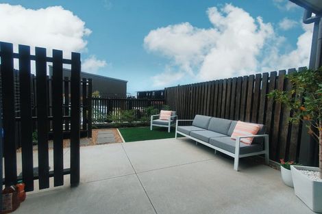 Photo of property in 18 Hobsonville Point Road, Hobsonville, Auckland, 0616