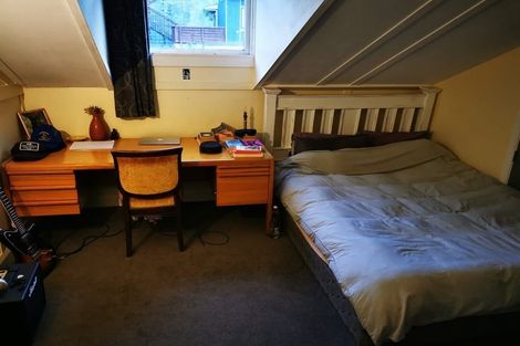 Photo of property in 80 Queens Drive, Lyall Bay, Wellington, 6022