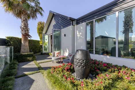 Photo of property in 5 Tupuhi Place, Highlands Park, New Plymouth, 4312