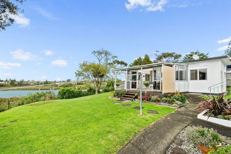 Photo of property in 171c Colwill Road, Massey, Auckland, 0614