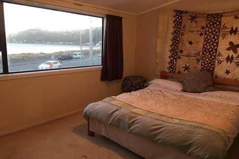 Photo of property in 30f2 Lyall Parade, Lyall Bay, Wellington, 6022