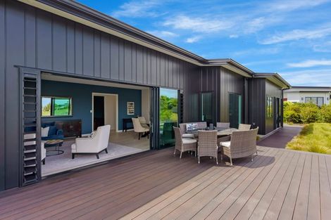 Photo of property in 5 Taranui Way, Paraparaumu Beach, Paraparaumu, 5032