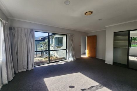Photo of property in 18 Arden Place, Oakura, 4314