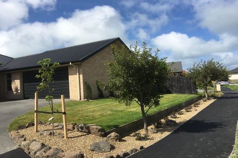 Photo of property in 26 Linkwater Way, Parklands, Christchurch, 8083