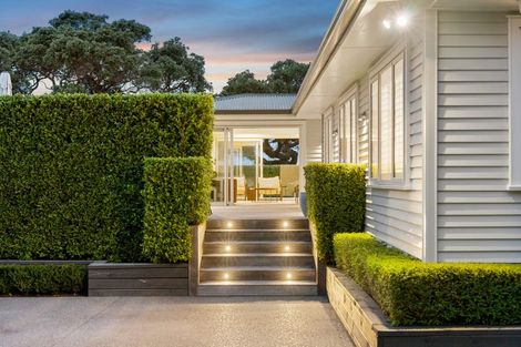 Photo of property in 21 Heath Avenue, Northcote, Auckland, 0627