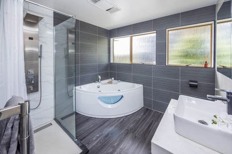Photo of property in 16 Garthwood Road, Hillcrest, Hamilton, 3216