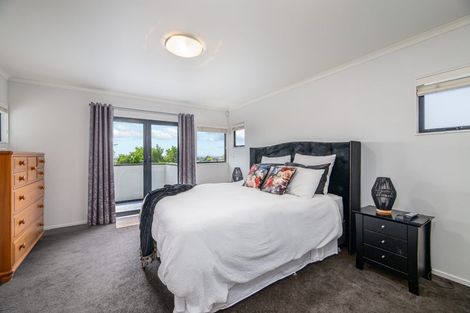 Photo of property in 19 Highfields Terrace, Henderson, Auckland, 0612