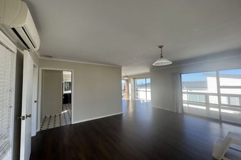 Photo of property in 1/26 East Coast Road, Milford, Auckland, 0620