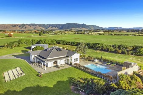Photo of property in 47 Sandown Road, Te Horo Beach, Otaki, 5581