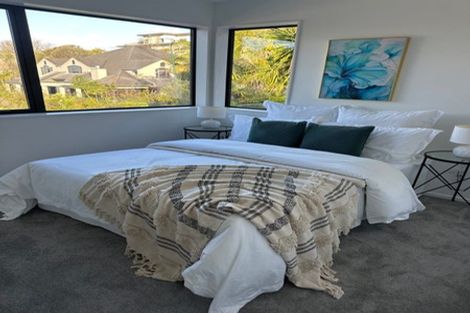 Photo of property in 1a Adelie Place, Murrays Bay, Auckland, 0630