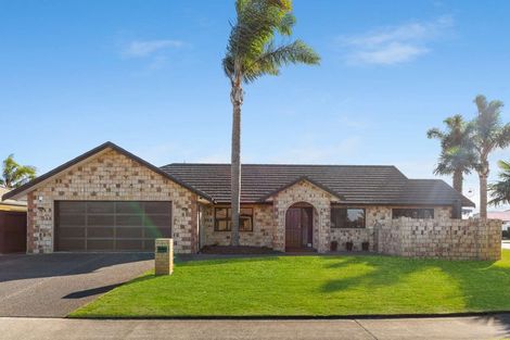 Photo of property in 2 Oreti Crescent, Papamoa Beach, Papamoa, 3118
