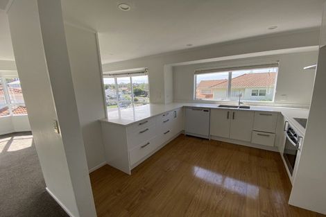 Photo of property in 12 Alice Place, Hillcrest, Auckland, 0627