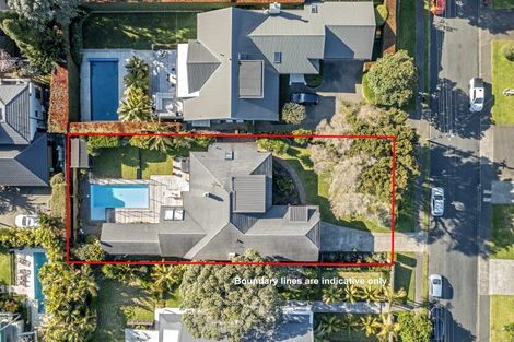 Photo of property in 8 Tiri Road, Milford, Auckland, 0620