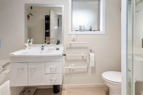 Photo of property in 47/64 Kawaha Point Road, Kawaha Point, Rotorua, 3010