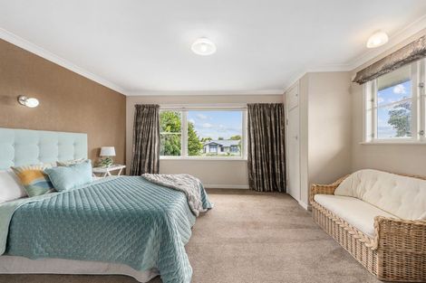 Photo of property in 2 Squires Place, Awapuni, Palmerston North, 4412