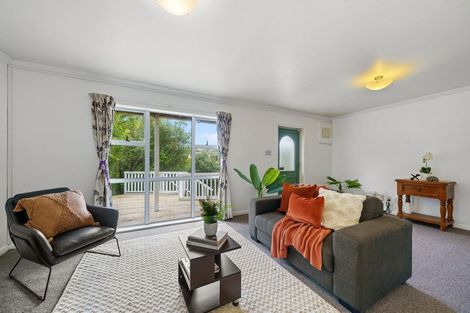 Photo of property in 5 Victory Crescent, Tawa, Wellington, 5028