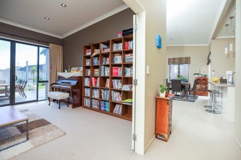 Photo of property in 13 Gibbston Close, Huntington, Hamilton, 3210