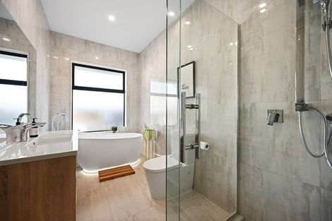 Photo of property in 3d Lake Domain Drive, Frankton, Hamilton, 3204