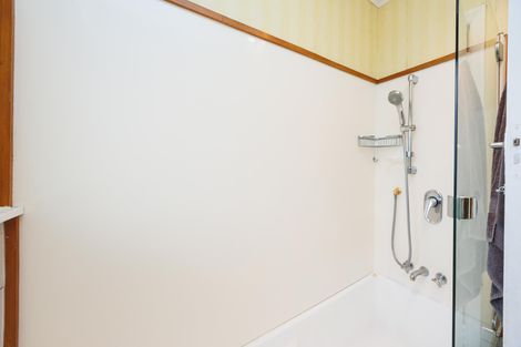 Photo of property in 21 Ilford Place, Awapuni, Palmerston North, 4412