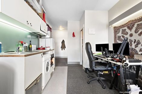 Photo of property in Urbane Apartments, 5/29 Webb Street, Mount Cook, Wellington, 6011