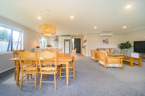 Photo of property in 26 Wescombe Grove, Feilding, 4702