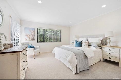 Photo of property in 8 Isaac Place, East Tamaki Heights, Auckland, 2016