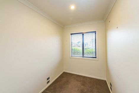 Photo of property in 1 Gilligan Close, College Estate, Whanganui, 4500