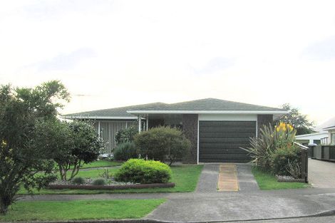 Photo of property in 11a Rewarewa Crescent, Waikanae, 5036