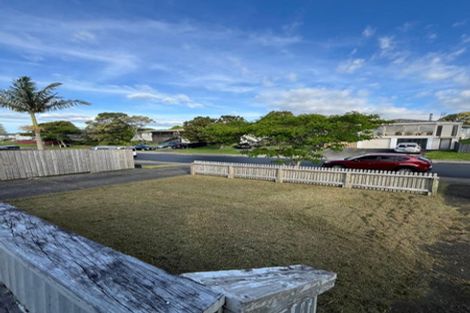 Photo of property in 99 Farquhar Road, Glendene, Auckland, 0602