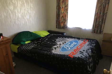 Photo of property in 93 Hillcrest Drive, Kelvin Grove, Palmerston North, 4414