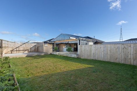 Photo of property in 17 Cyprus Place, Fitzherbert, Palmerston North, 4410