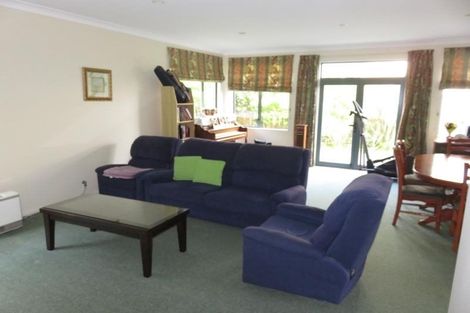 Photo of property in 43 Amesbury Drive, Churton Park, Wellington, 6037