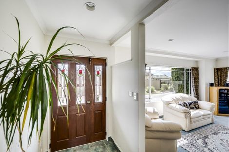 Photo of property in 19 Addington Place, Taradale, Napier, 4112