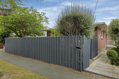 Photo of property in 98 Crofton Road, Harewood, Christchurch, 8051