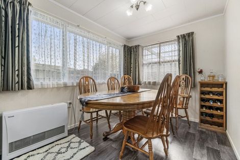 Photo of property in 74 Oakfield Crescent, Pukete, Hamilton, 3200