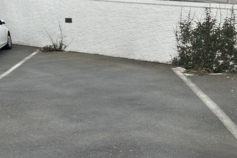 Photo of property in 7/4 Claremont Grove, Mount Victoria, Wellington, 6011