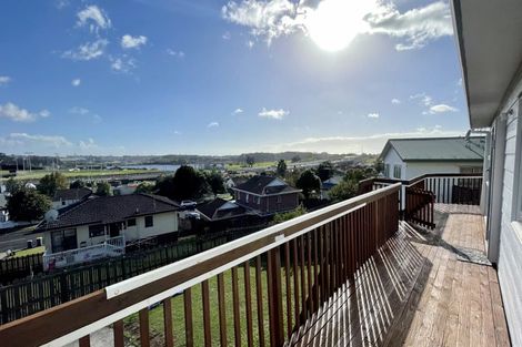 Photo of property in 1/42 Barbados Drive, Unsworth Heights, Auckland, 0632
