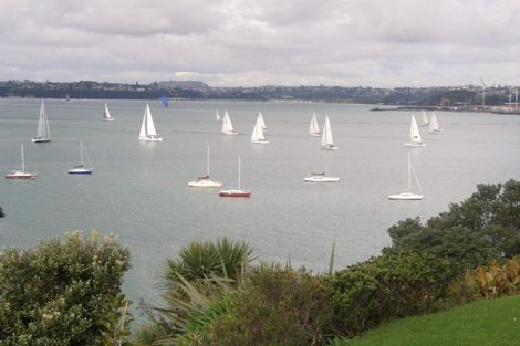 Photo of property in 31a Stanley Point Road, Stanley Point, Auckland, 0624